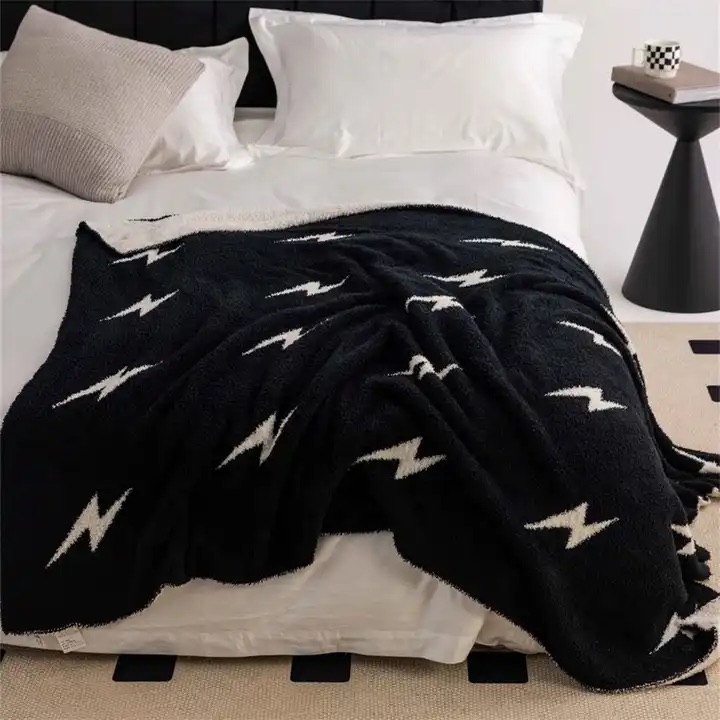 Lightning knitted blanket is soft and comfortable suitable for multiple occasions